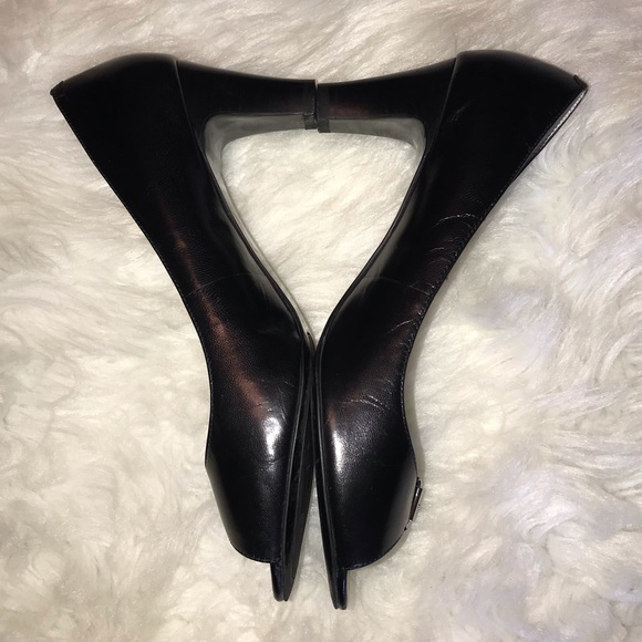Lauren Ralph Lauren black open toe leather heels 9 - Picture 10 of 16
